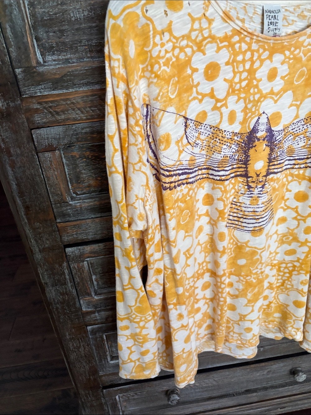 Magnolia Pearl Yellow Cream Floral Long-Sleeve Tee with Bird Graphic - Picture 4 of 6
